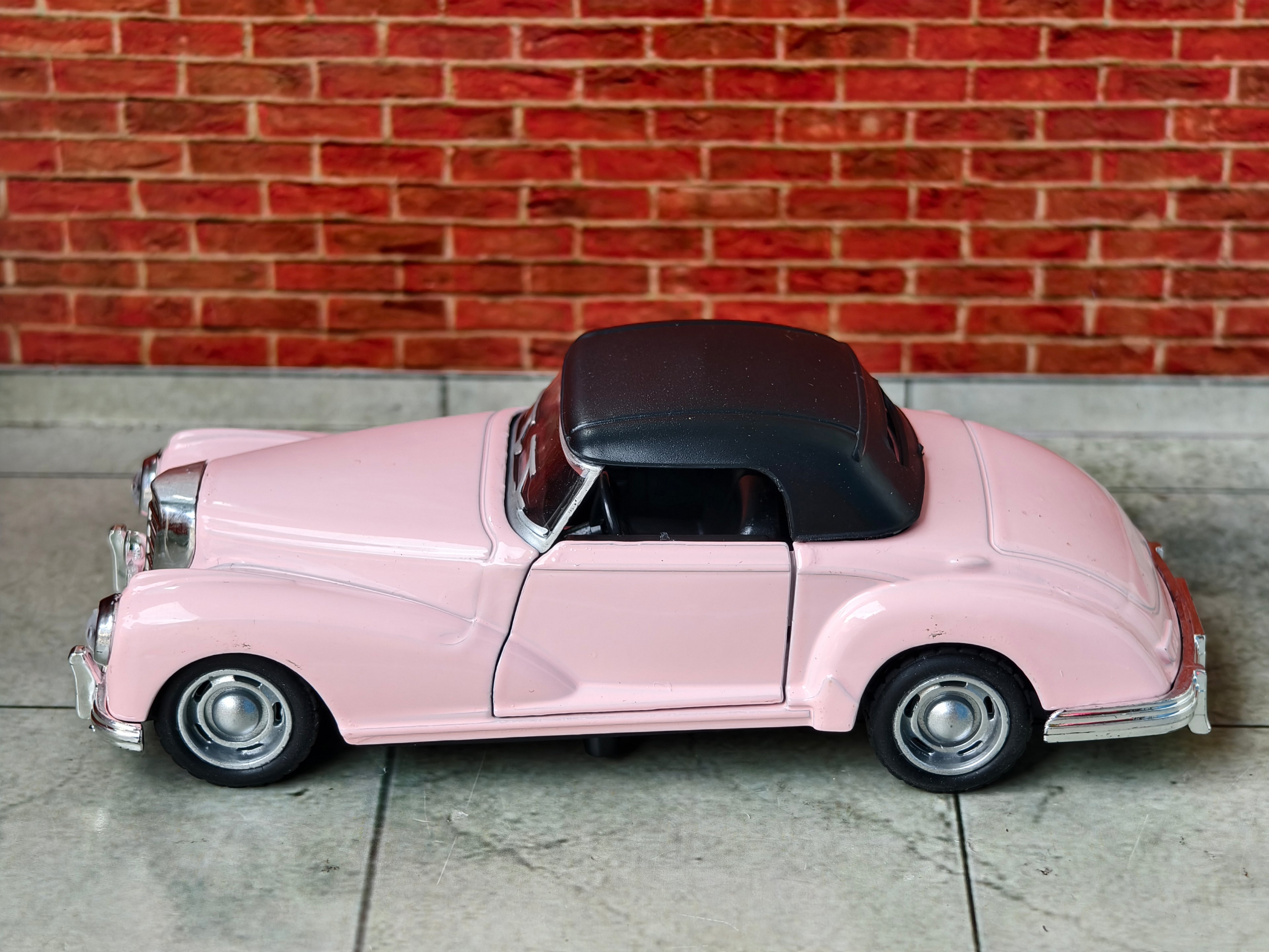 Mercedes Benz 300S Cabriolet 1:32 Scale