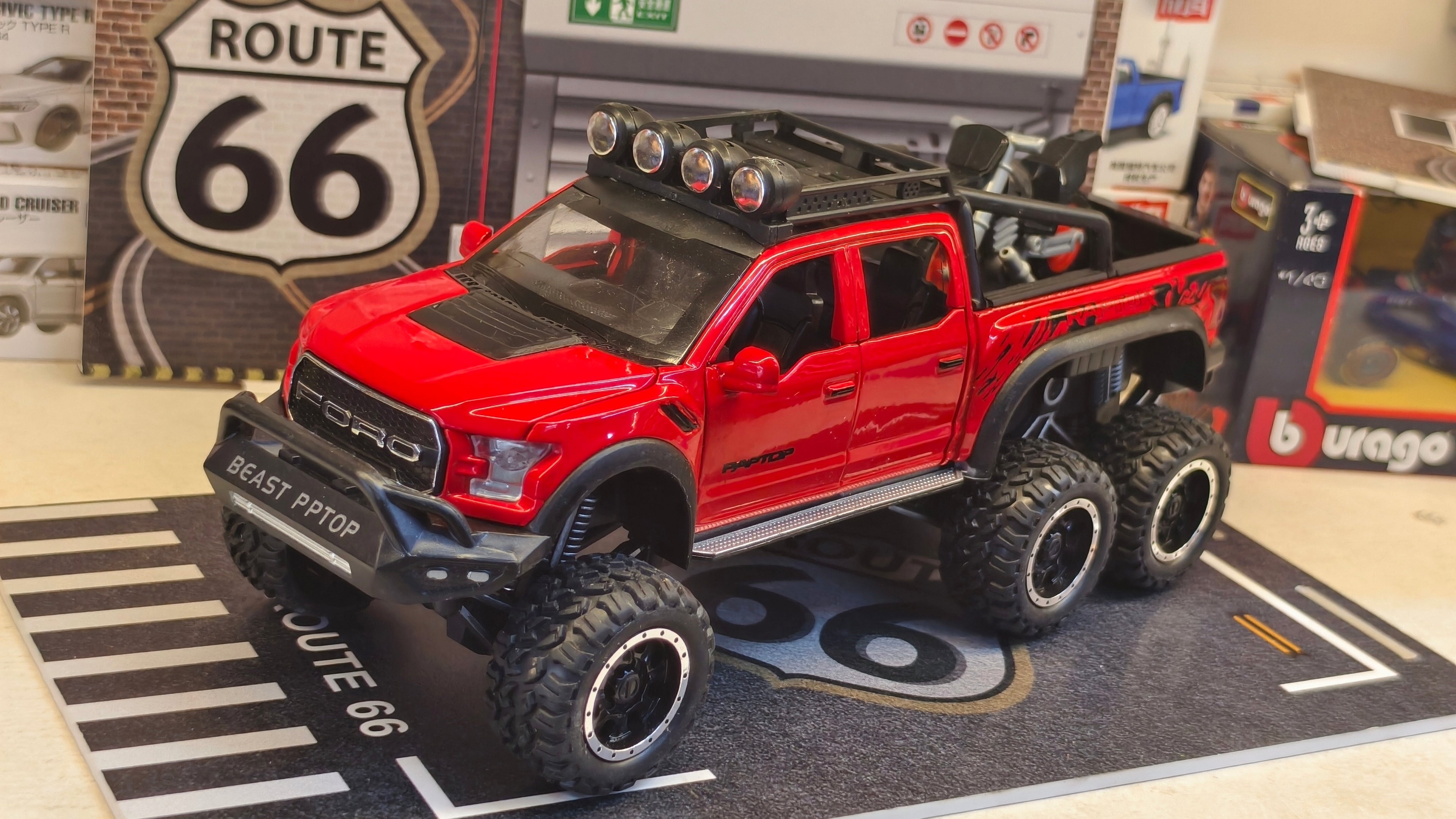 Ford Raptor 1:28 Scale with Detachable Bike