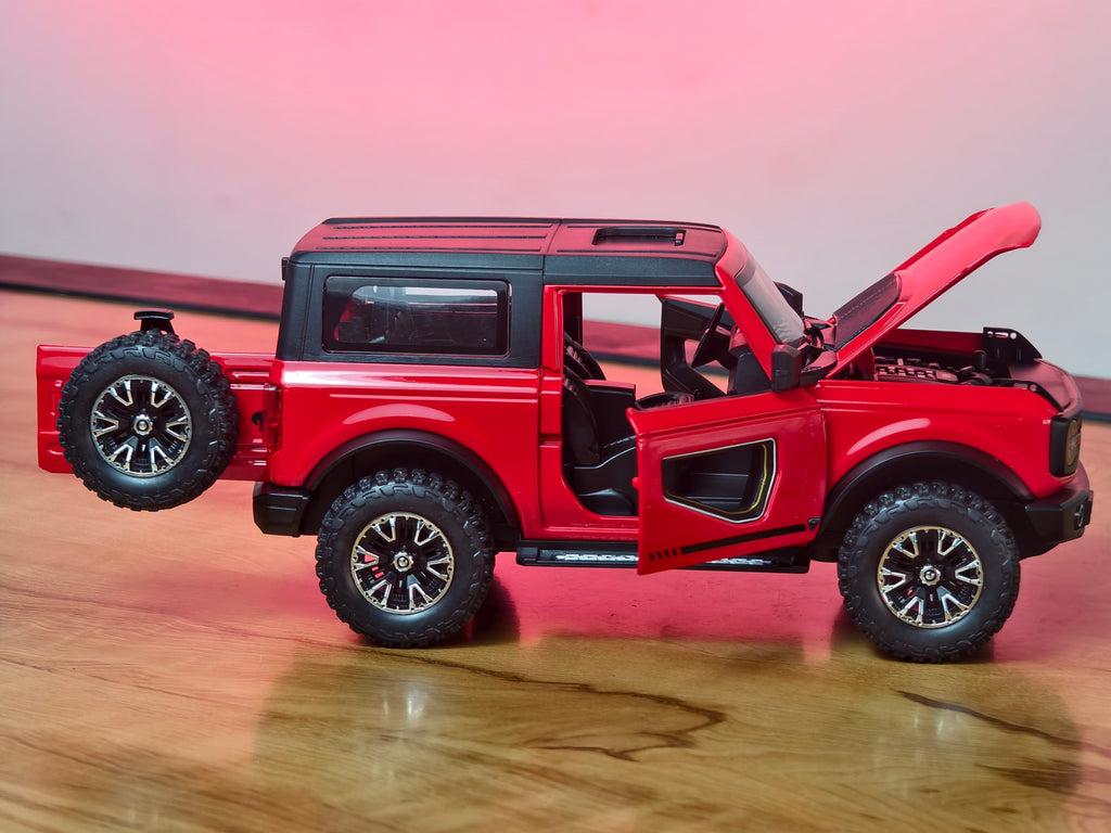 Ford Bronco 1:24 Scale Premium Detailing