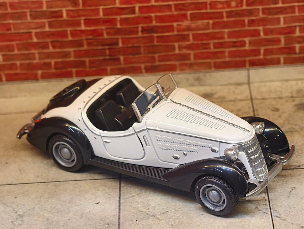 1935–1936 Ford Deluxe Roadster 1:36 Scale