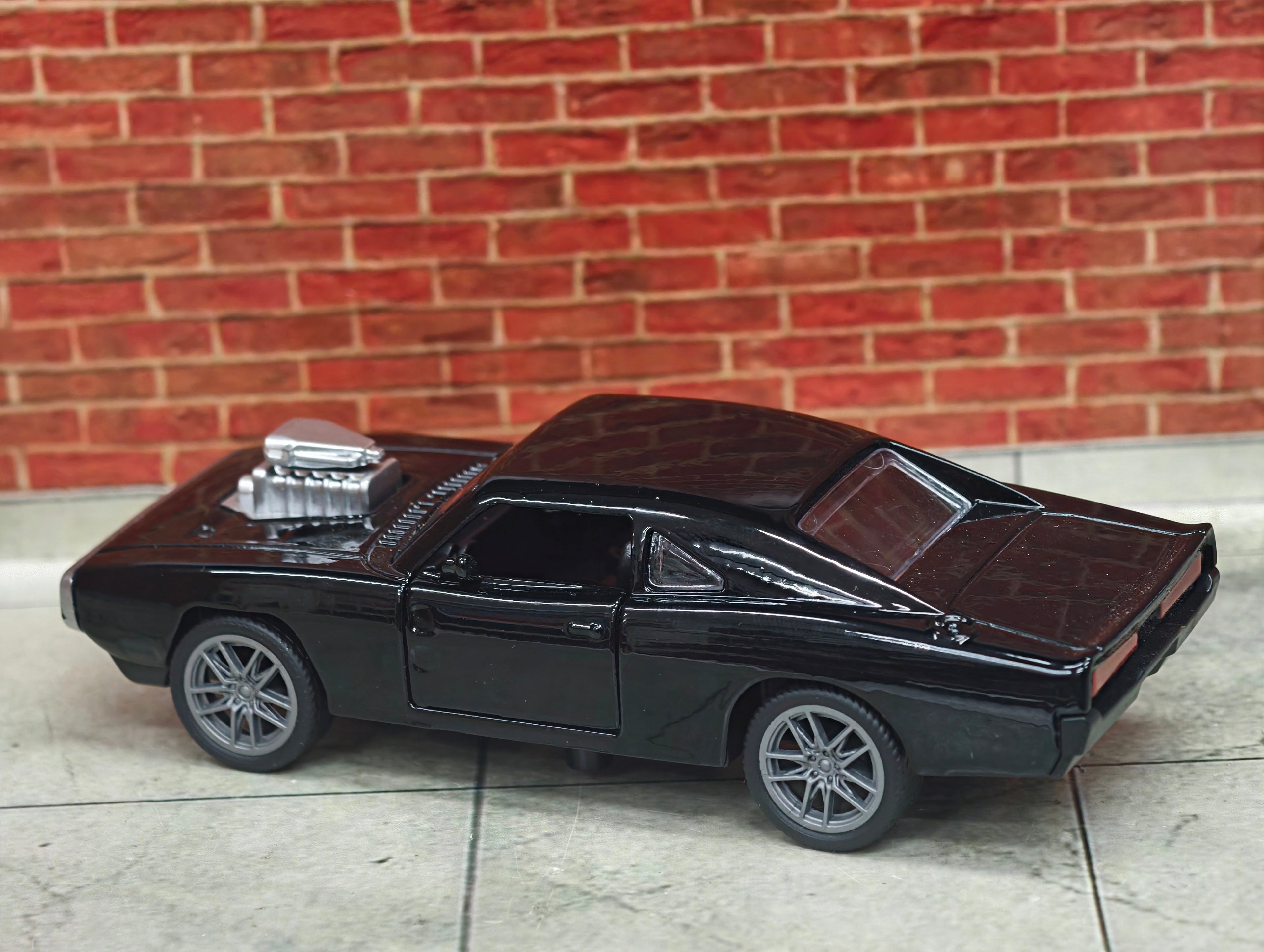 Dodge Charger 1:36 Scale Premium Detailing