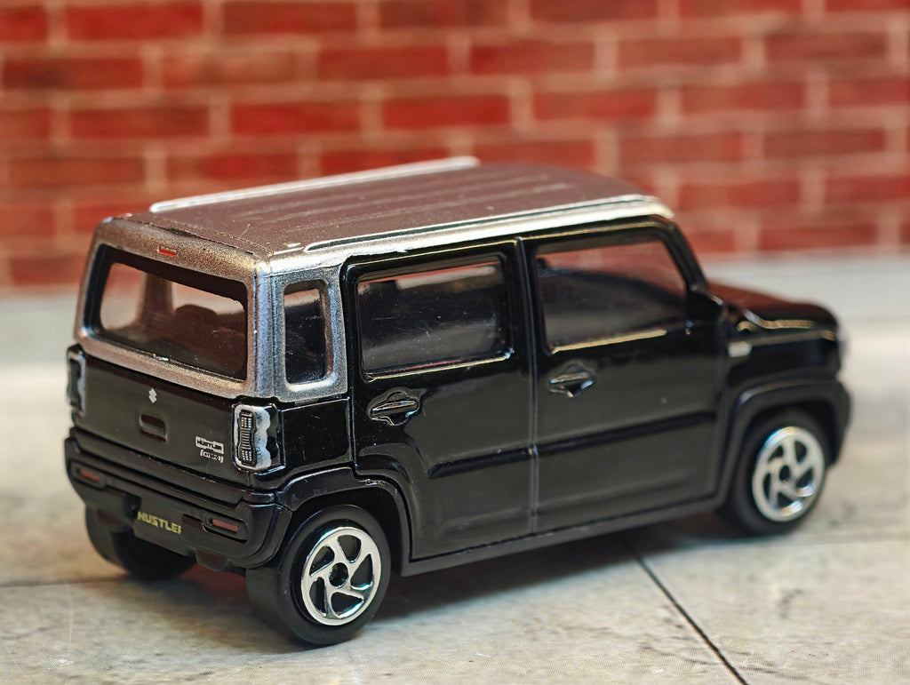 QY Official Suzuki Hustler (Second Generation) 1:64 Scale with Working Suspension