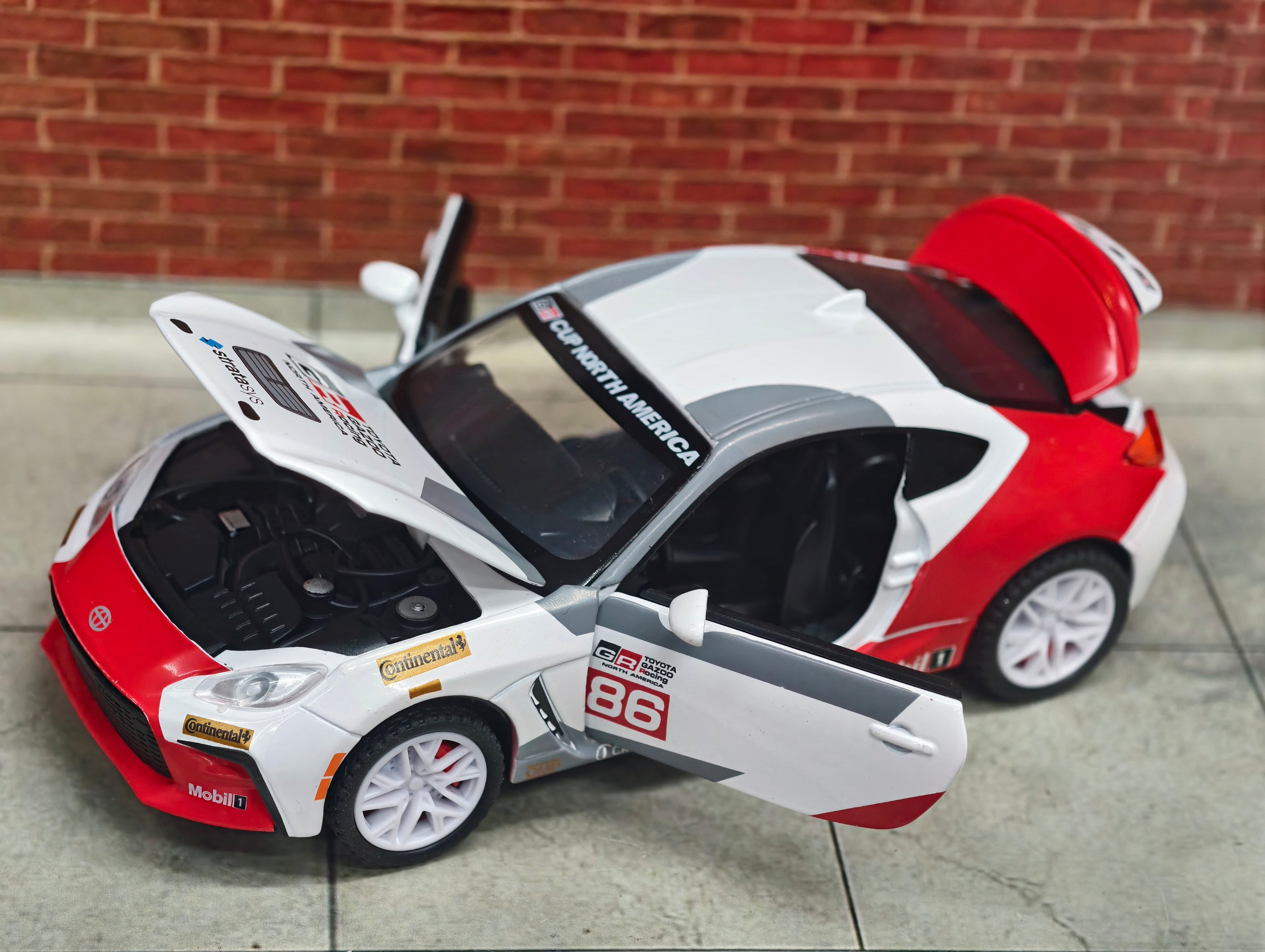 Toyota GR86 1:32 Scale Premium Detailing
