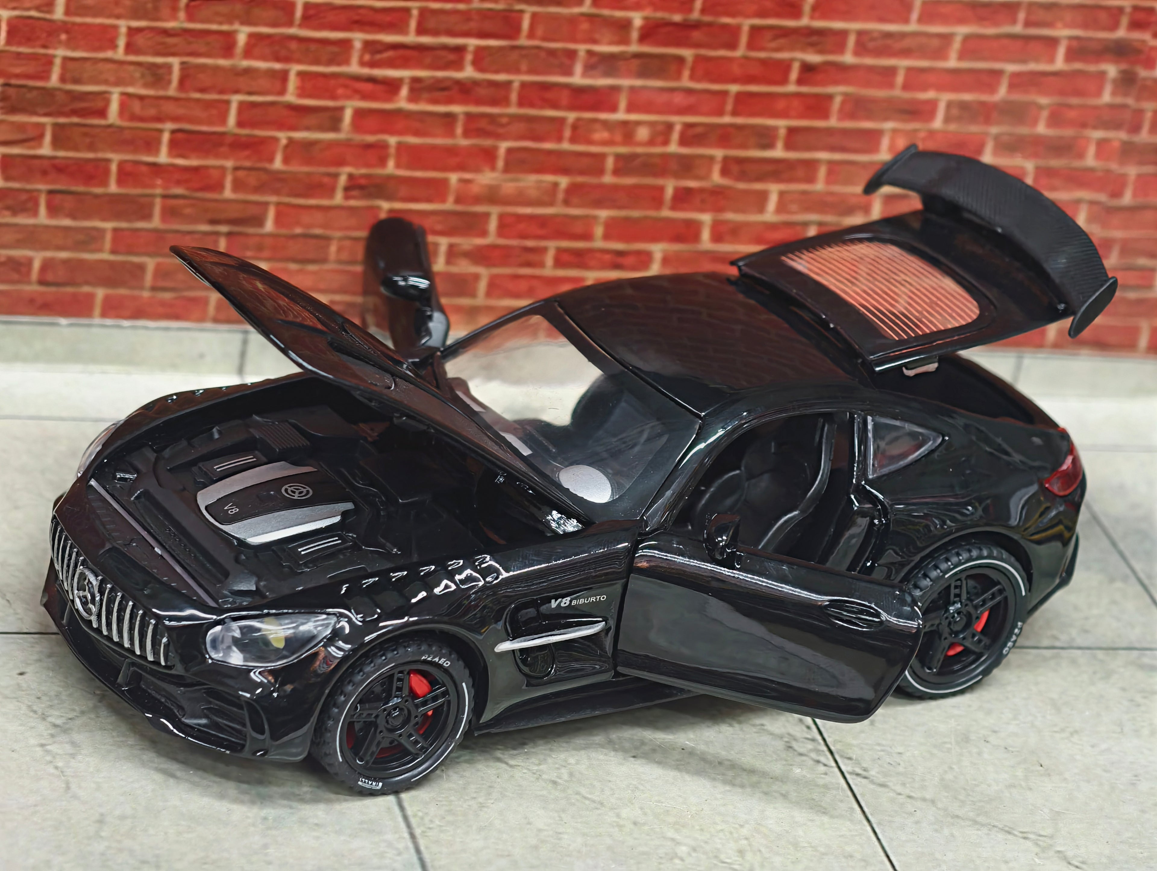 Mercedes Benz AMG 1:32 Scale Premium Detailing