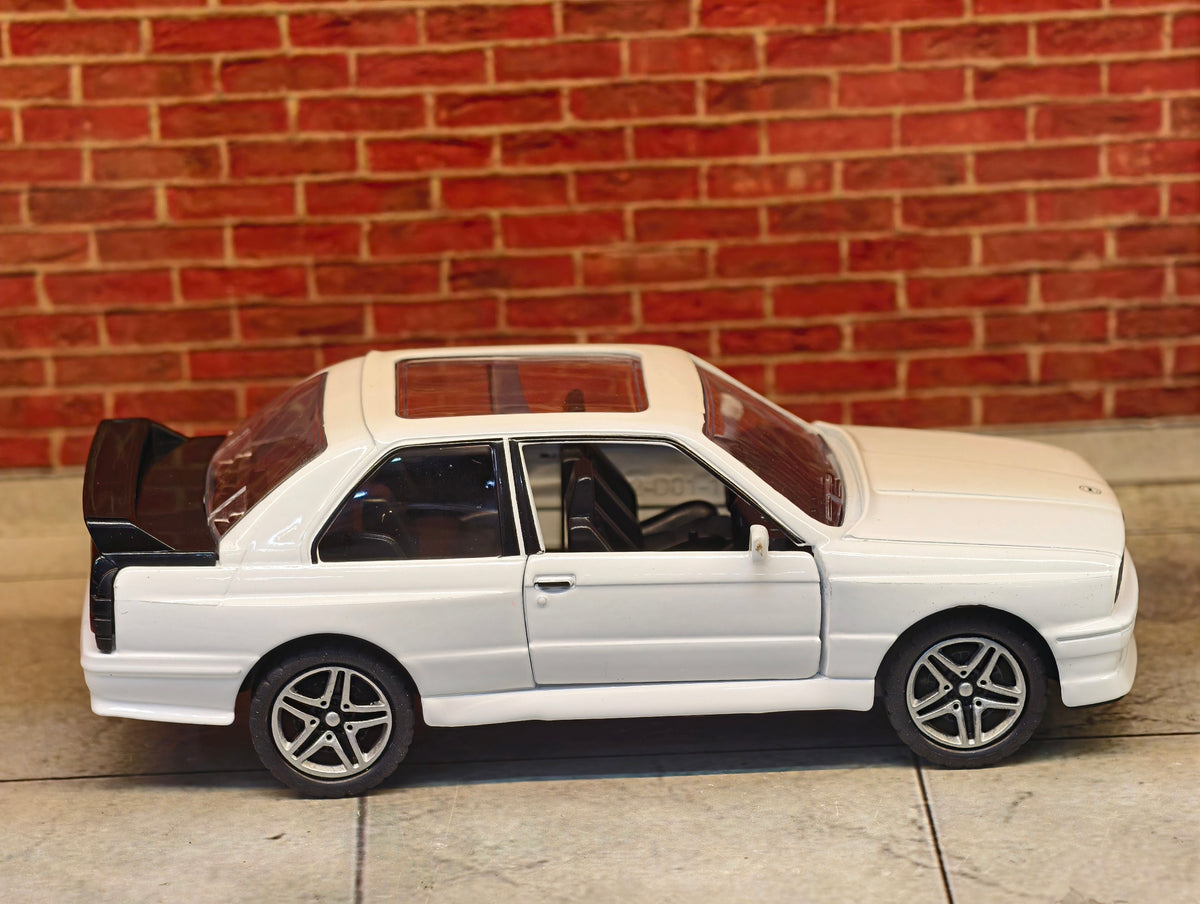 BMW M3 E 30 1:36 Scale Premium Detailing