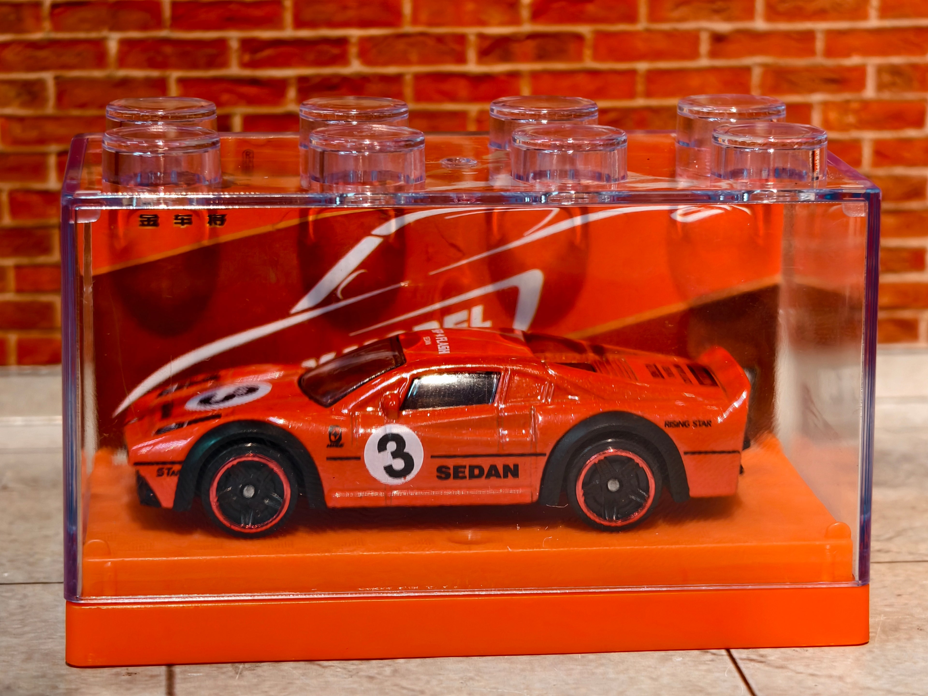 Ferrari F40 1:64 in Acrylic Box