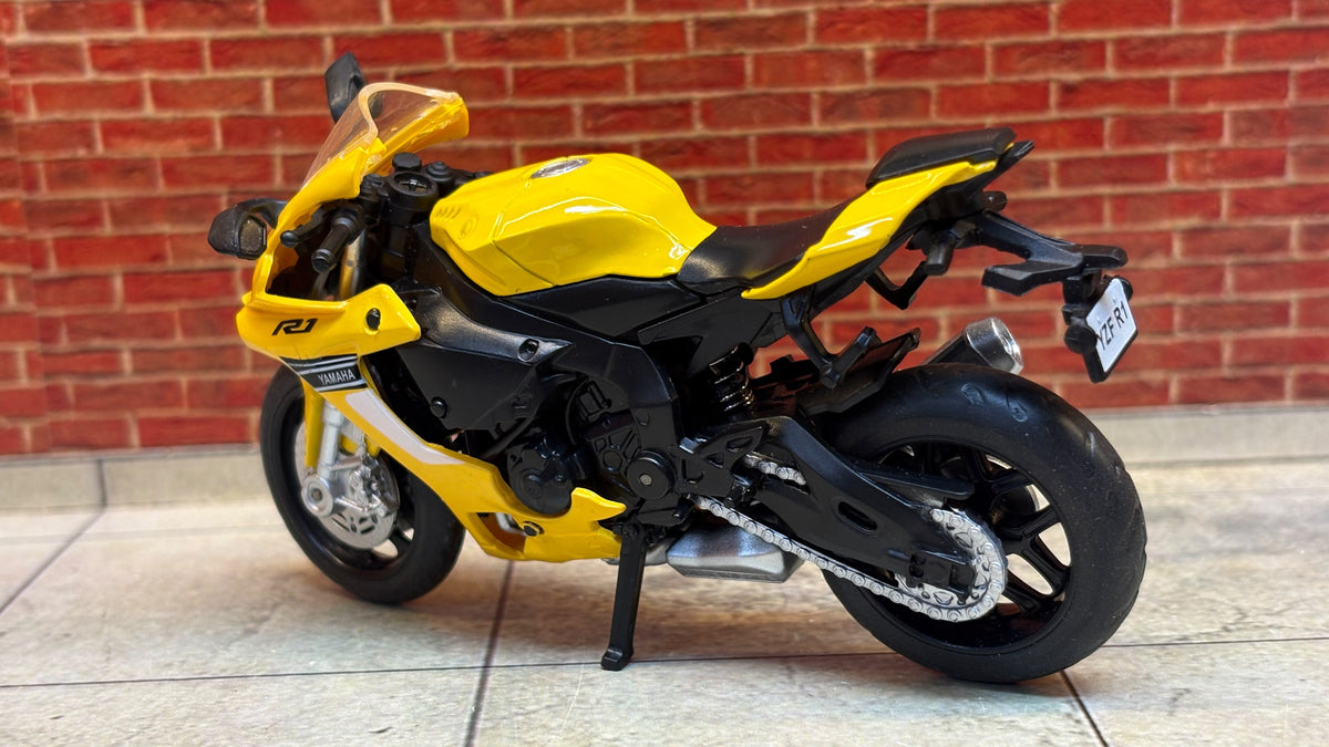 MSZ Official Licensed  Yamaha YZ R1 1:18 Scale Premium Detailing