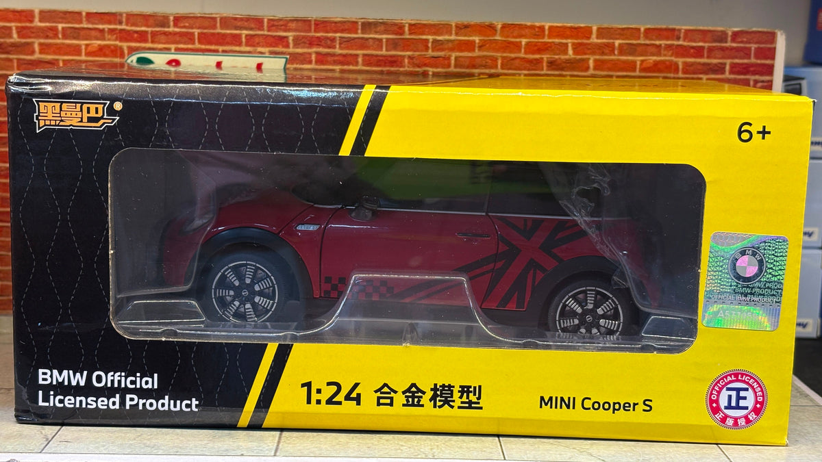 QY Official Licensed Mini Cooper S 1:24 Scale Premium Detailing