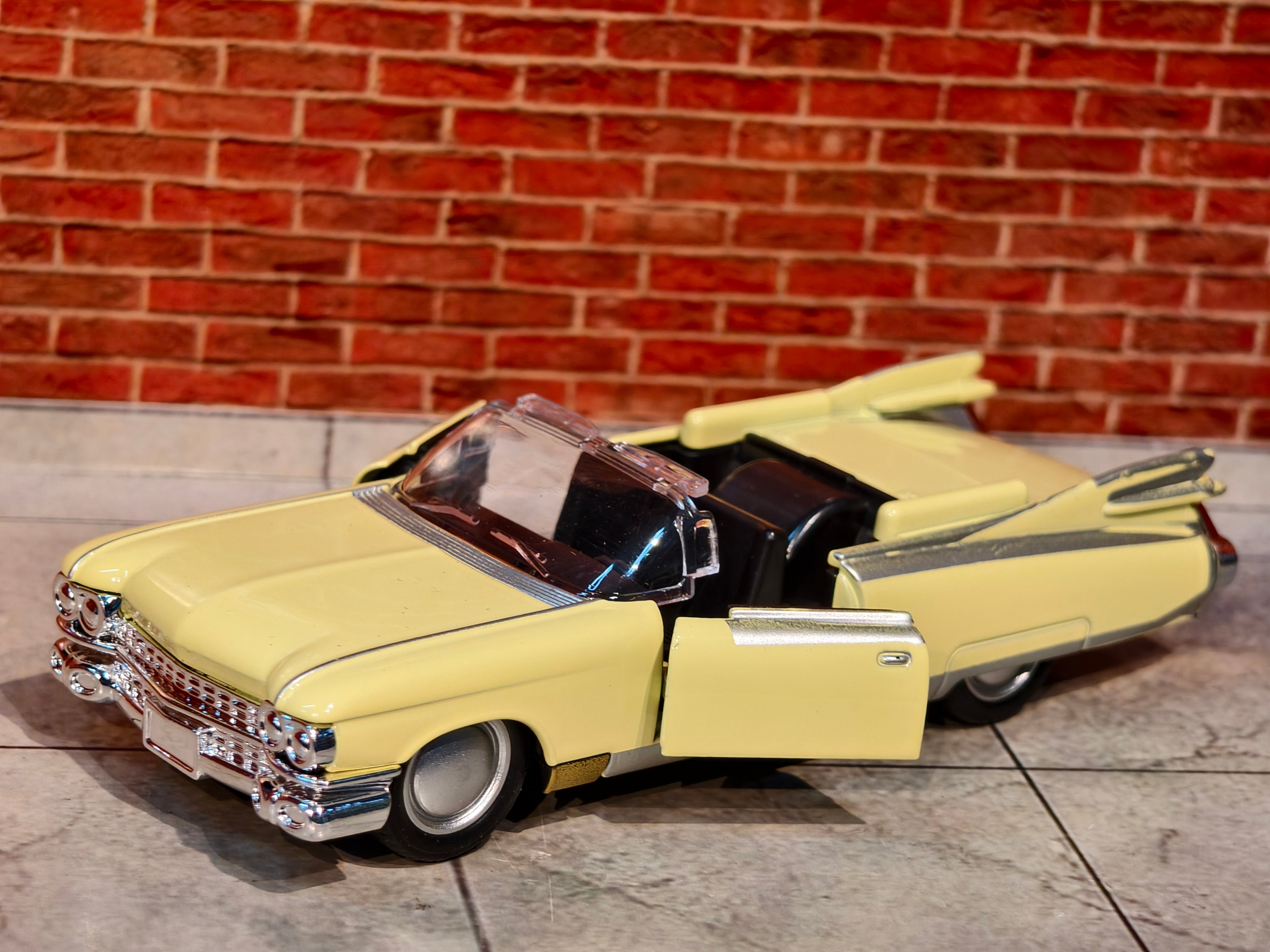 1:36 Scale 1959 Cadillac Eldorado Biarritz Convertible - Vintage Series