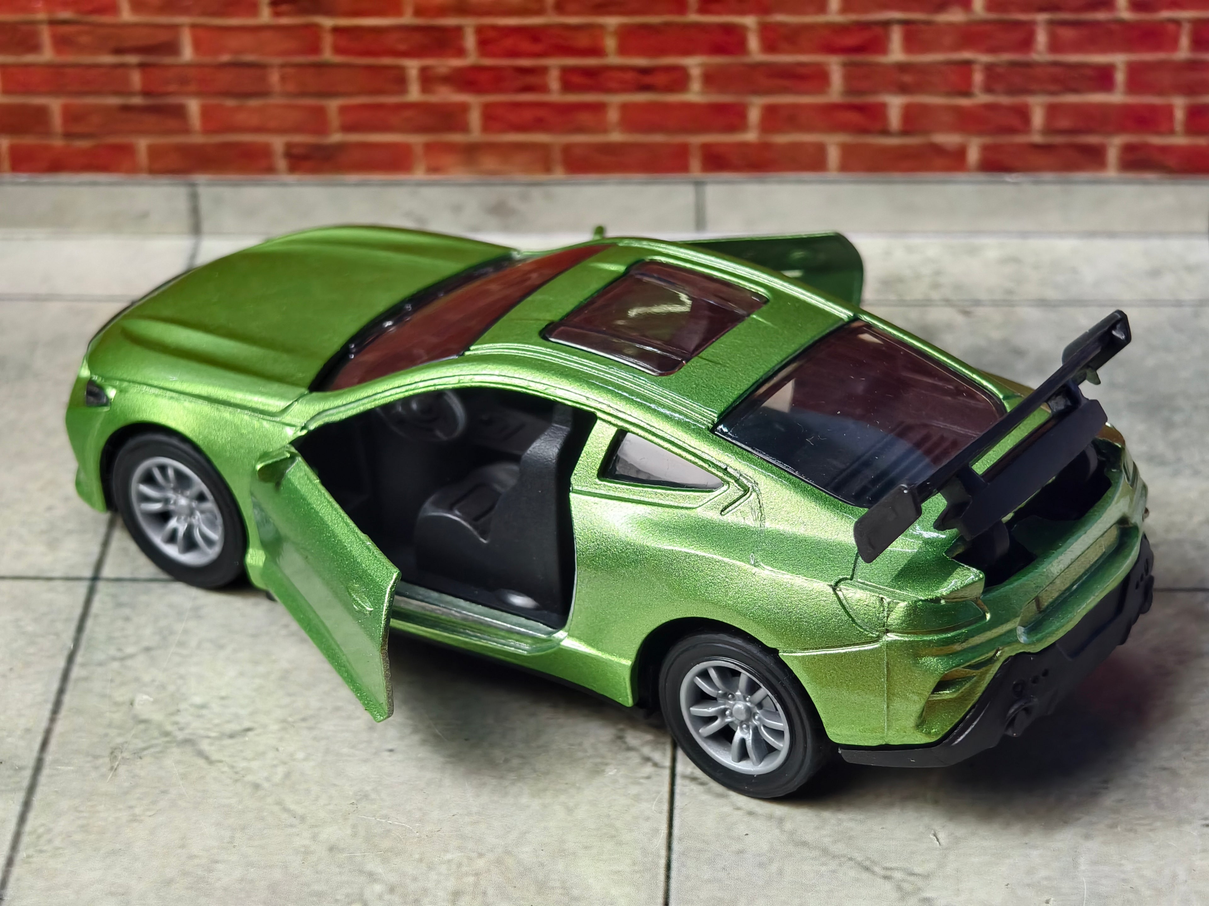 BMW M4 1:36 Scale PREMIUM DETAILING