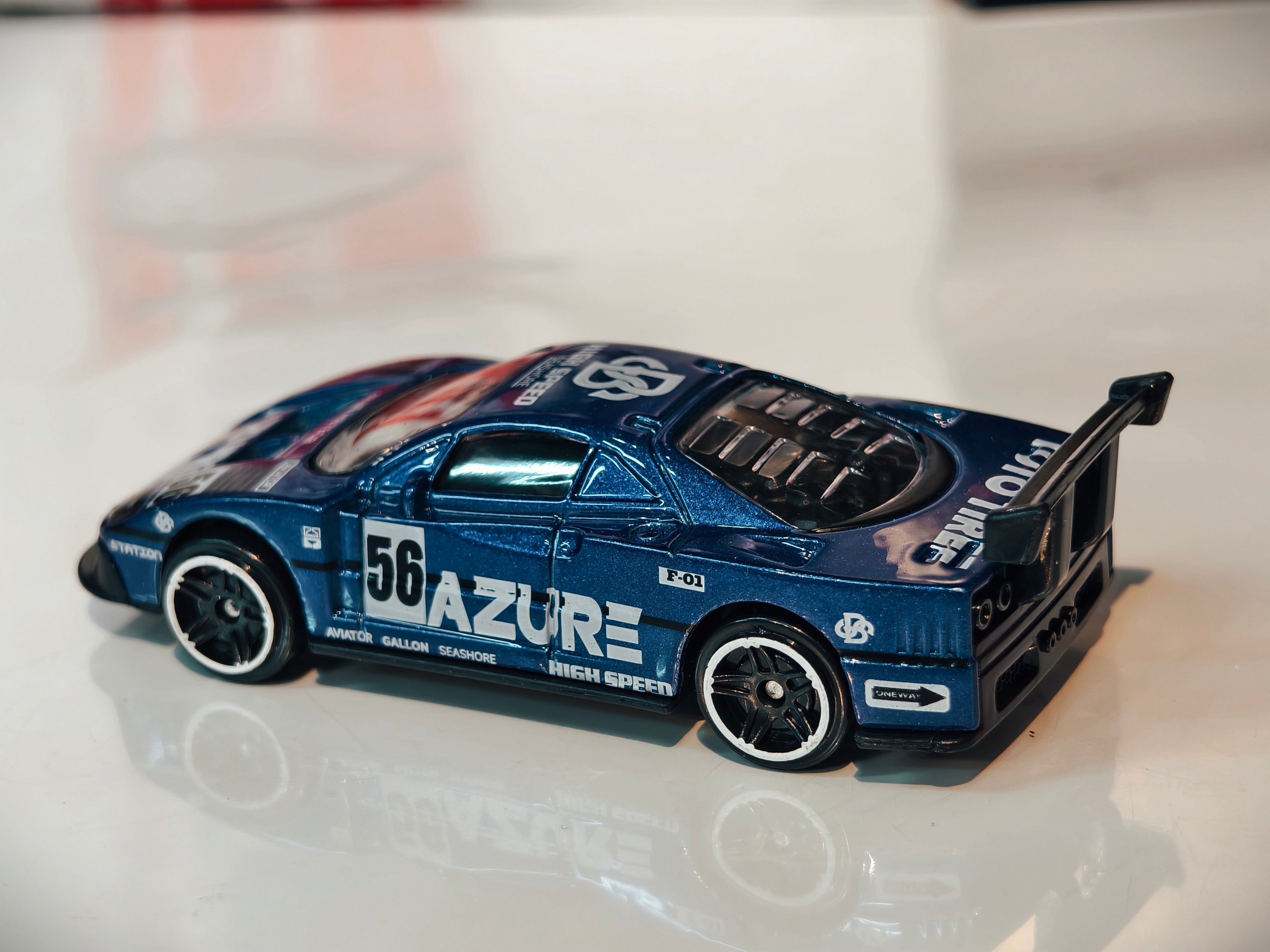 Ferrari F40 LM 1:64 Scale in Acrylic Box