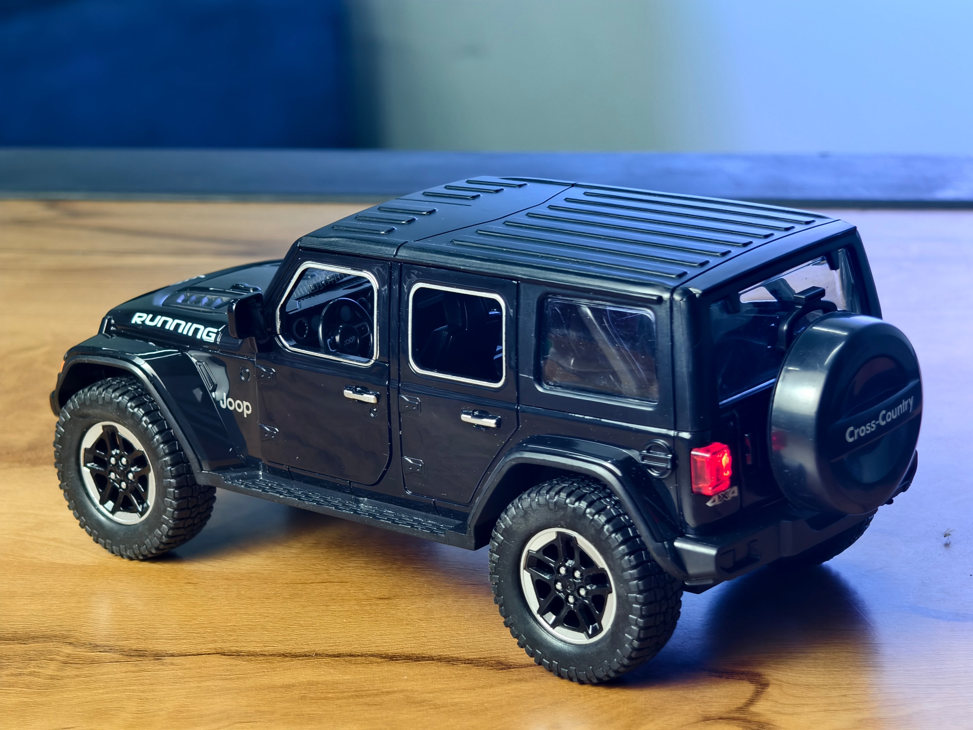 Jeep Wrangler Rubicon 1:24 Scale ABS Material Premium Detailing