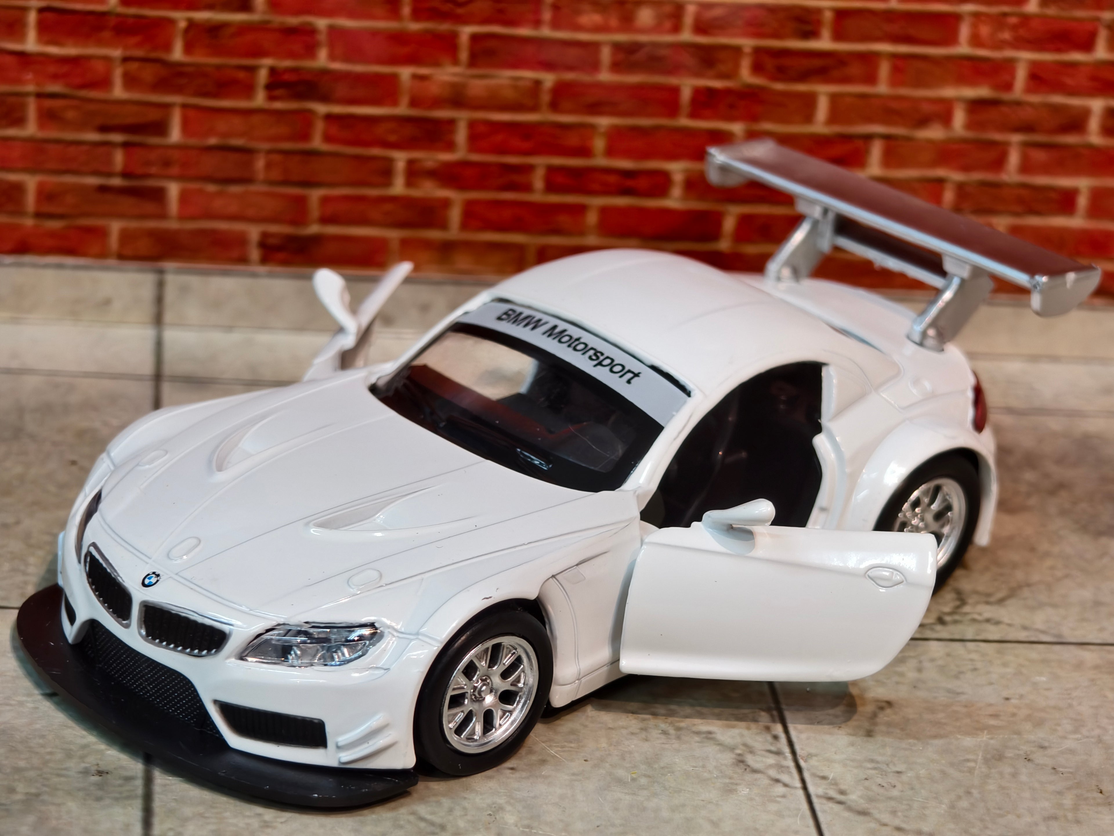 MSZ Official Licensed BMW Z4 GT3 1:39 Scale