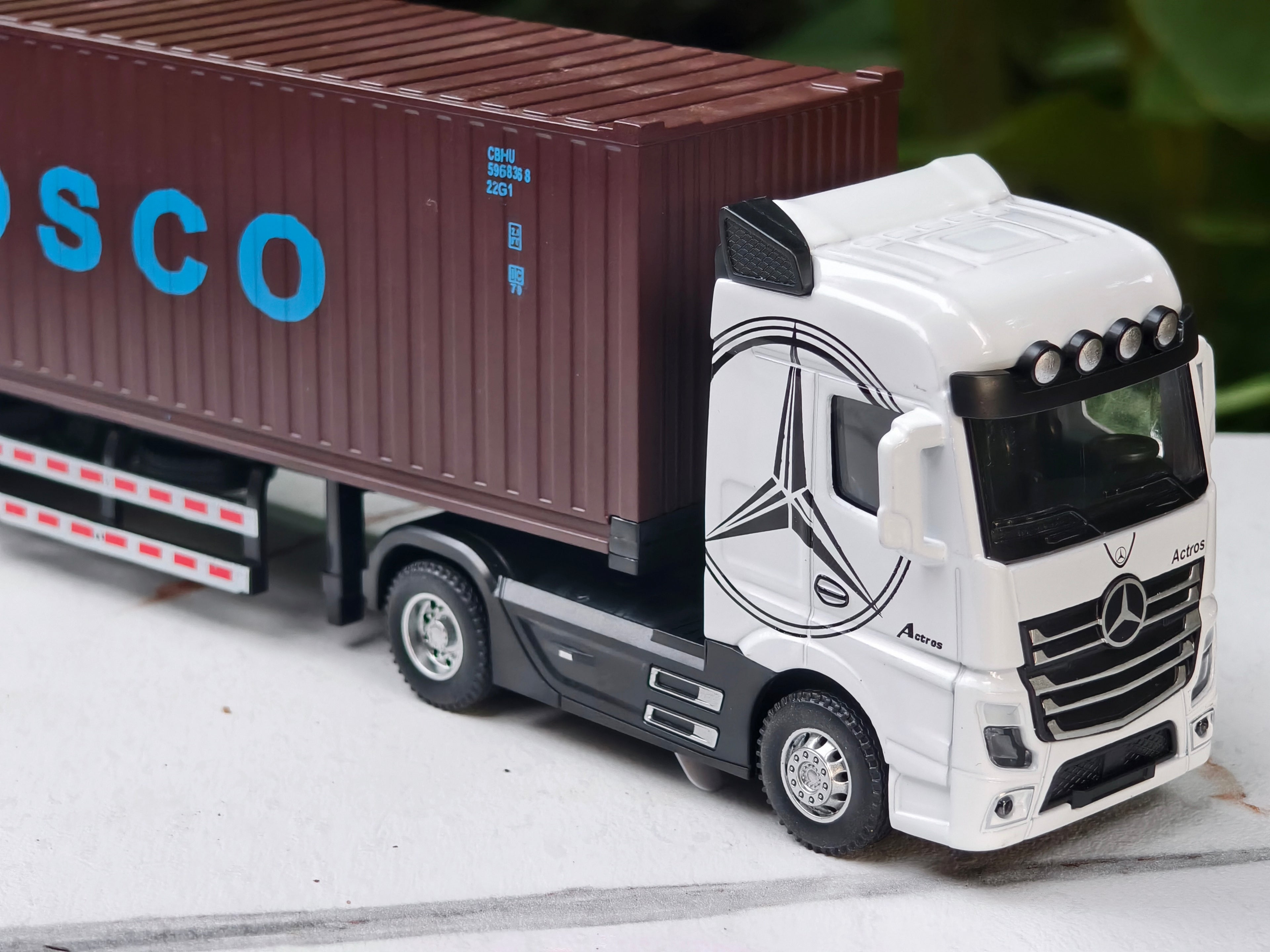 Mercedes-Benz Actros container truck (tractor-trailer) 1:50 Scale Big Size