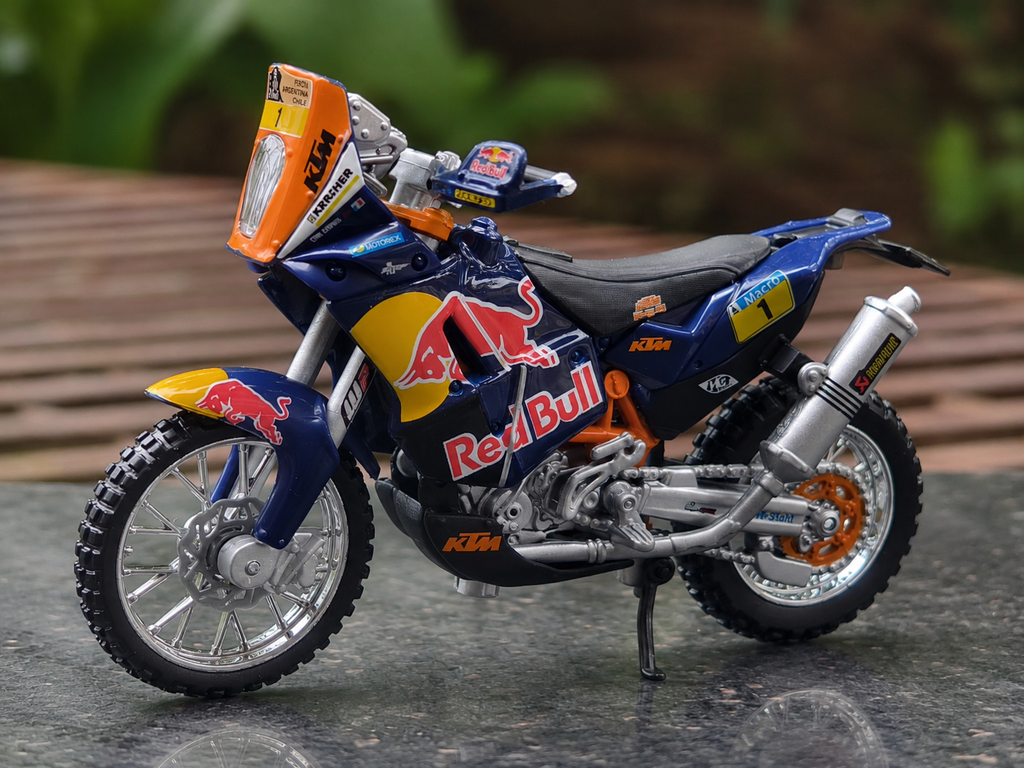 Burrago Official Licensed KTM 450 Rally (Darkar Rally) 1:18 Scale