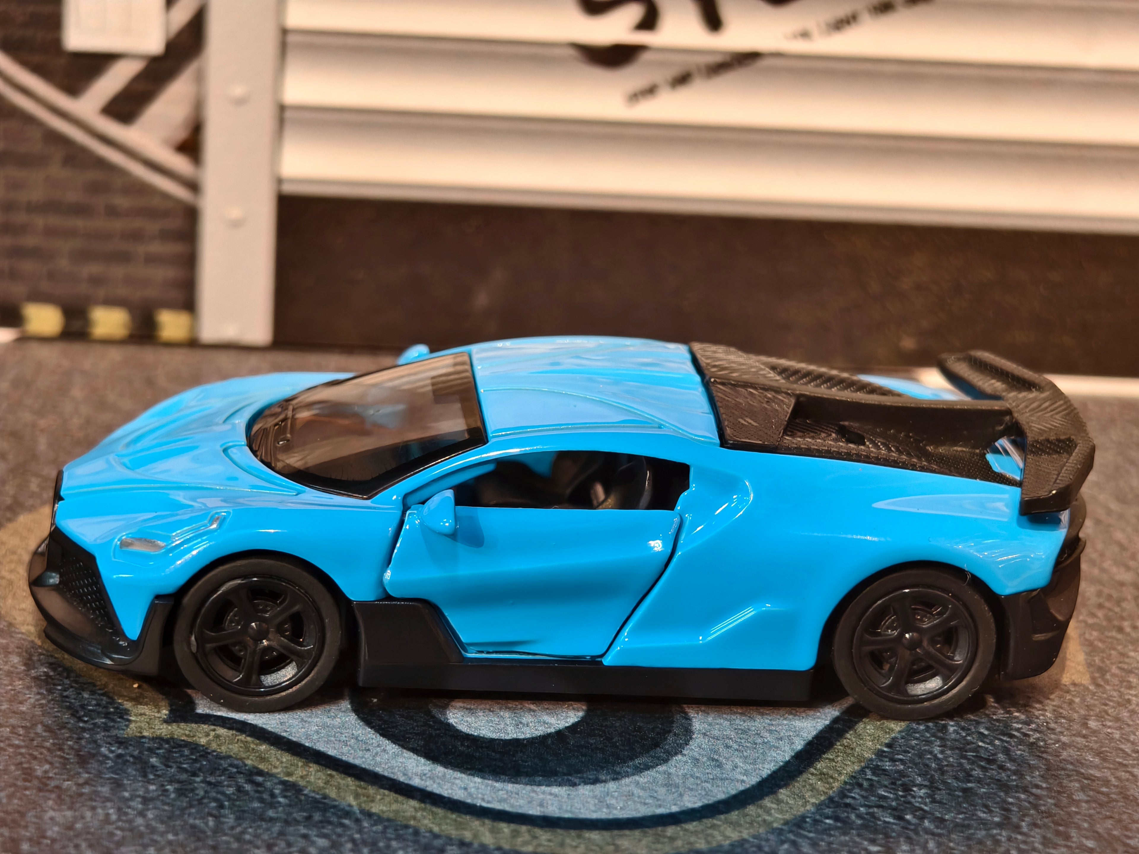 Bugatti Divo 1:64 Scale Premium Detailing