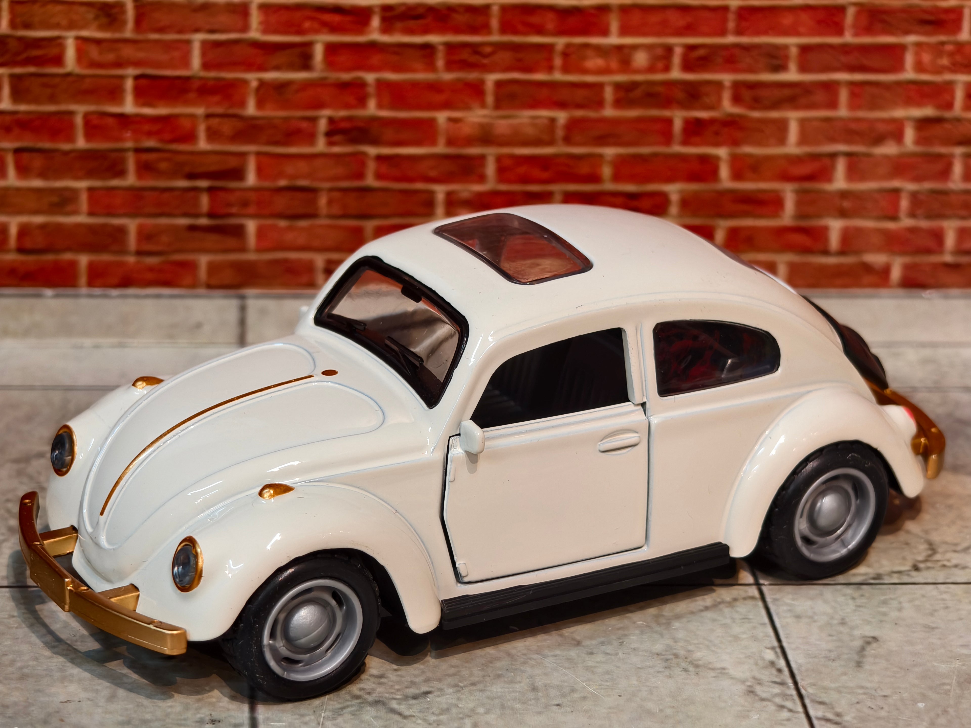 VOLKSWAGEN CLASSIC BEETLE (TYPE 1)1:36 PREMIUM MODEL