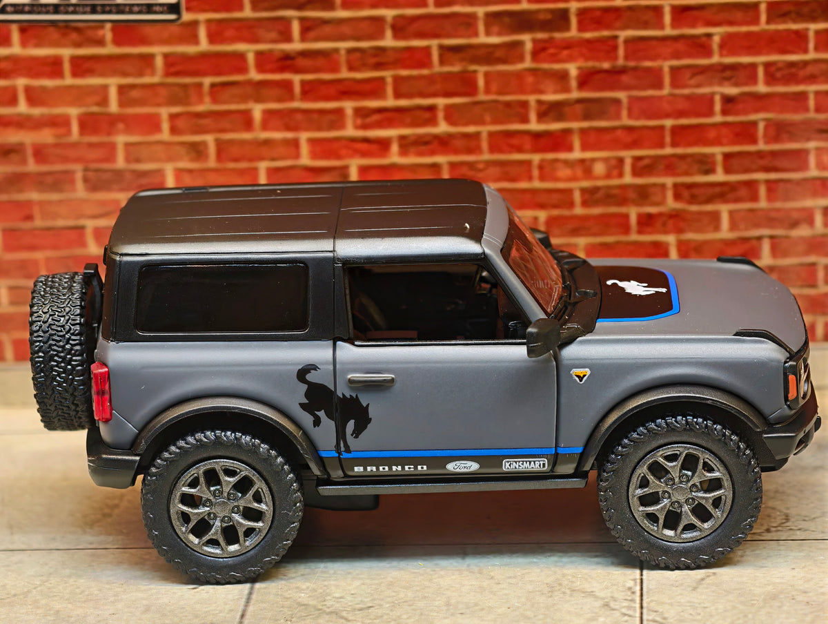 Kinsmart Official Licensed  2022 Ford Bronco 1:38 Scale
