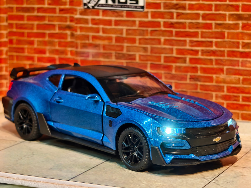 Chevrolet Camaro 1:32 Scale Premium Detailing with Light and Sound